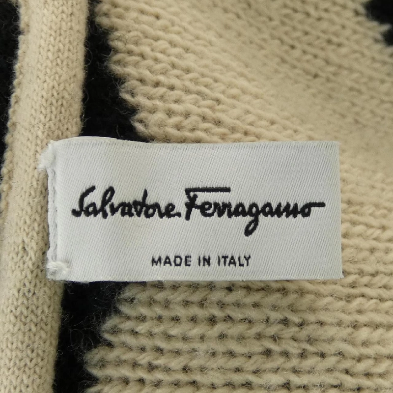 Áo choàng SALVATORE FERRAGAMO - Hàng hiệu Authentic 819808