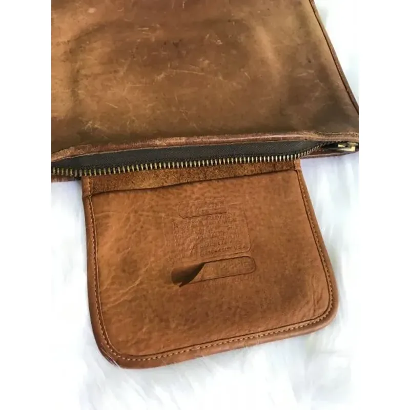 Túi loại cầm tay . COACH USA màu da bò 936341