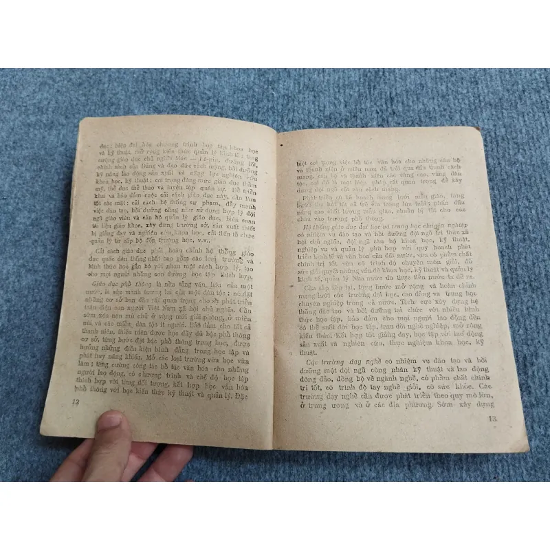 MỘT SỐ VĂN KIỆN CỦA ĐẢNG VỀ CÔNG TÁC TƯ TƯỞNG 688751