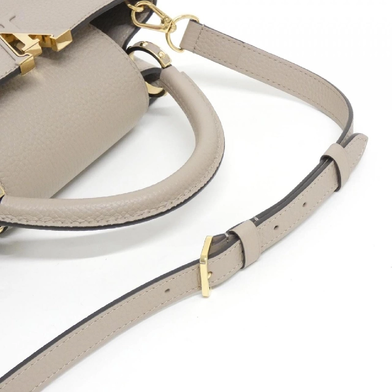 Túi Louis Vuitton Capucines BB M94634 618513