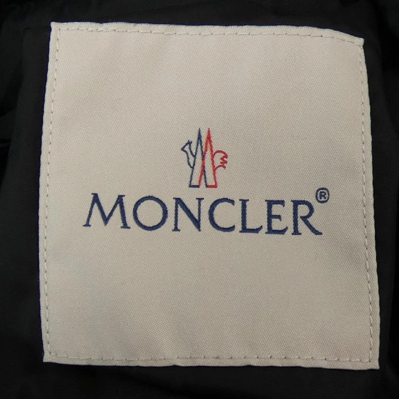 Áo khoác lông vũ MONCLER 640170