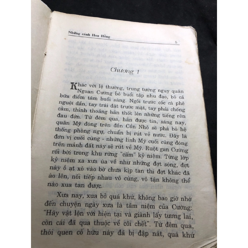 Những Cánh Hoa Hồng mới 60% ố vàng, mục nhẹ 1998 Gia Vi HPB0906 SÁCH VĂN HỌC 914874
