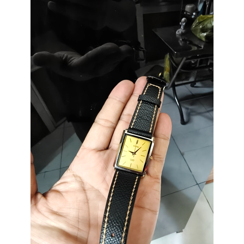Đồng hồ tank vỏ đá  530475