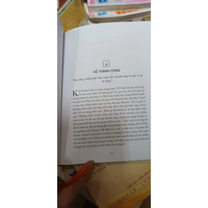 Thánh Kinh COCO CHANEL- Karen Karbo 548554