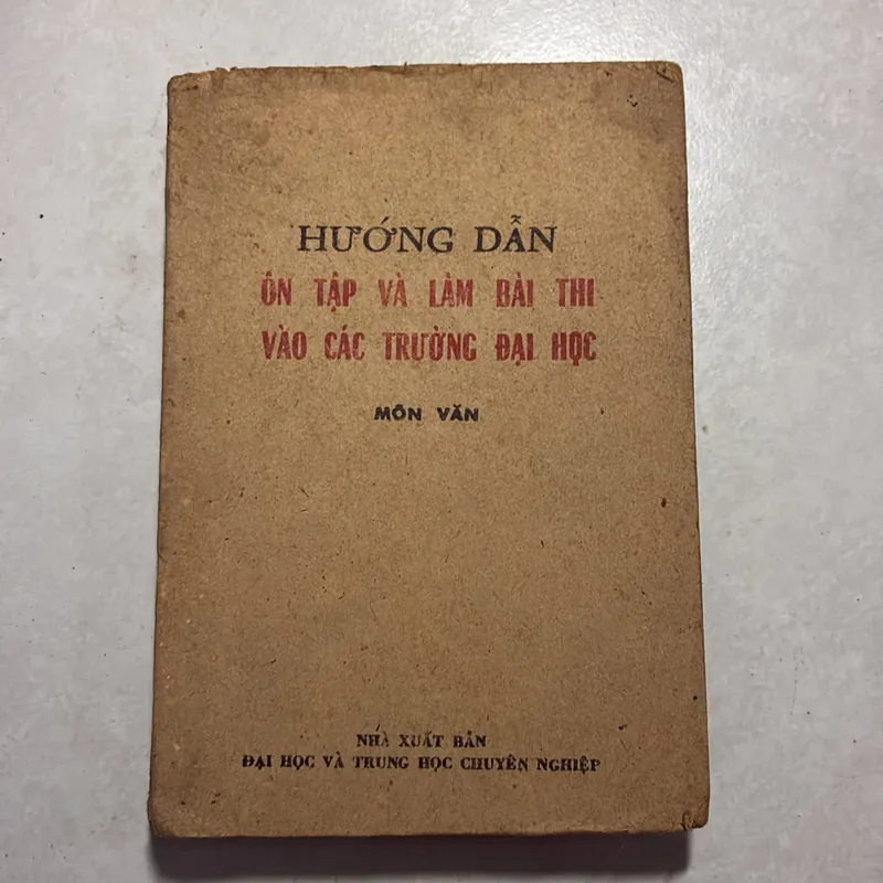 Hướng dẫn ôn tập và làm bài thi vào các trường Đại học môn văn 738886