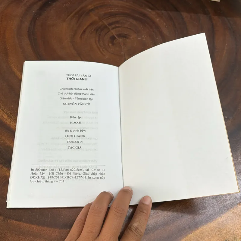 II Thơ: Thời Gian 2 - Lưu Văn Ái - 2011 999272