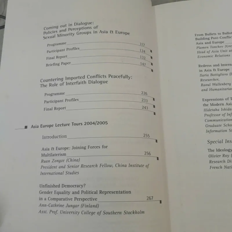 SECOND YEAR OF ASEF CULTURES & CIVILISATIONS DIALOGUE 2004/2005 557821