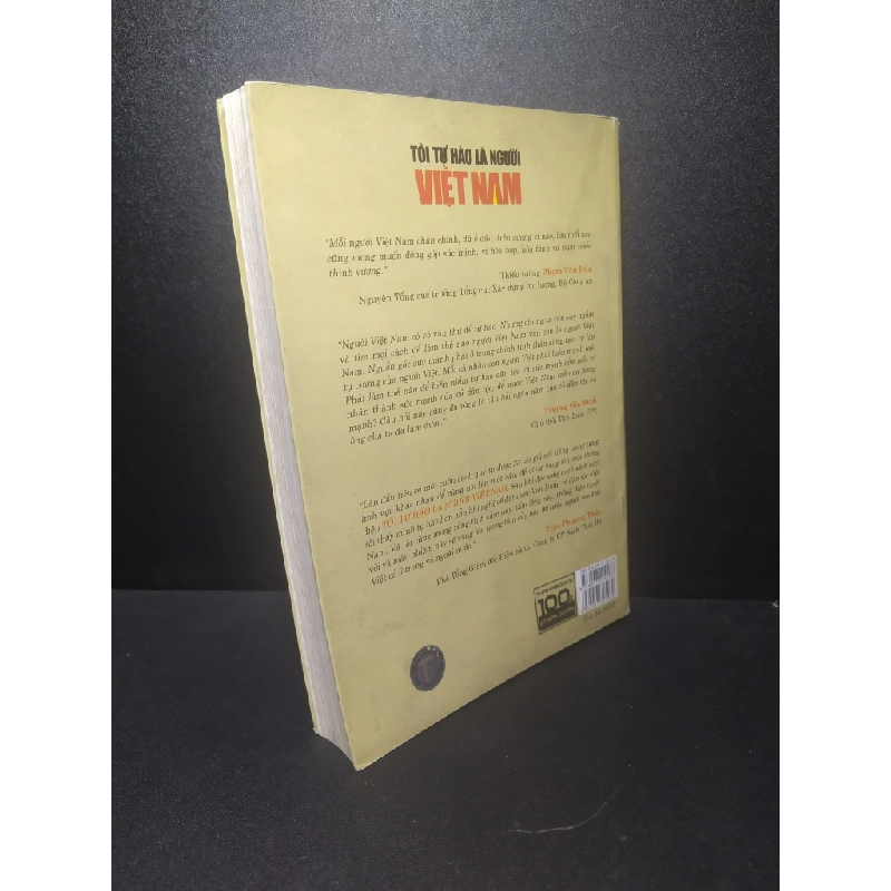 [59K/kg] Tôi tự hào là người Việt Nam Nguyễn Mạnh Hùng 2014 mới 80% ố, chóc gáy HCM0809 437066