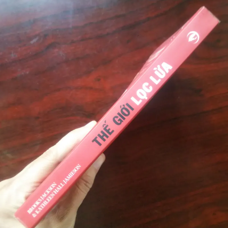 [Sách Kinh Tế] Thế Giới Lọc Lừa - Tìm Kiếm Sự Thật Trong Một Thế Giới Hỗn Loạn 991186