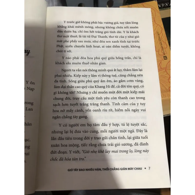 Gió tây bao nhiêu hận, thổi chẳng giãn mày chau 990597