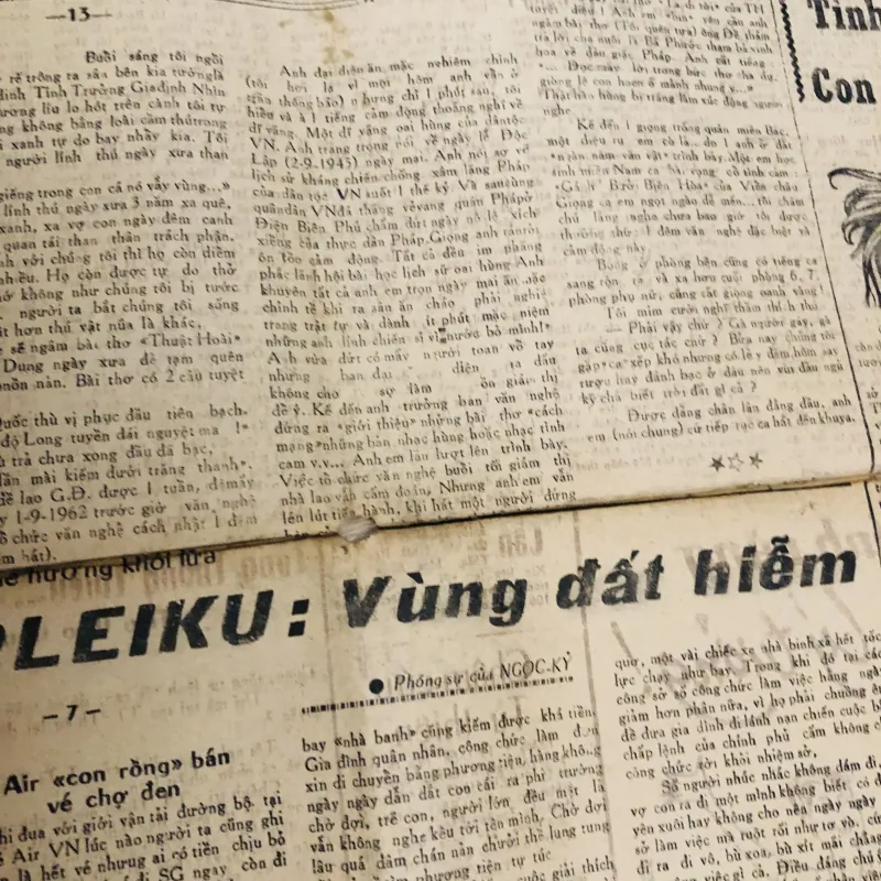 Tờ báo Bút thần số 66 chủ Nhật 1/6/1972 như hình chụp + video 799089