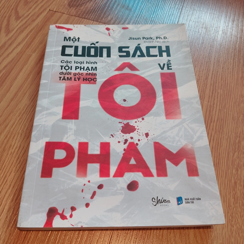 Một cuốn sách về tội phạm - Jisun Park 525903