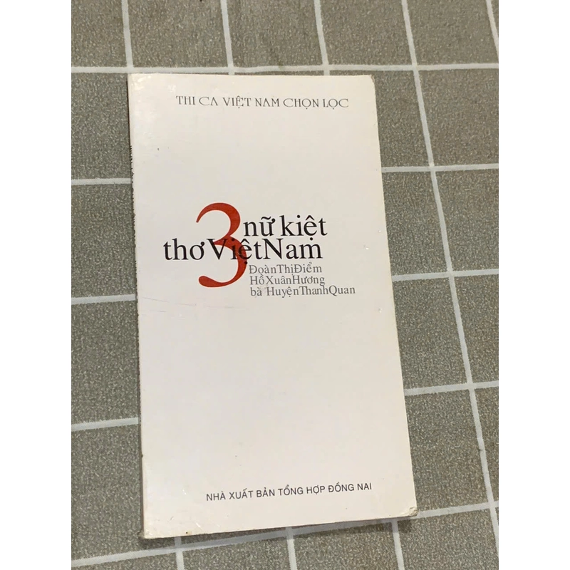 thơ về 3 nữ kiệt Việt Nam Đoàn Thị Điểm, Hồ Xuân Hương, Huyện Thanh Quan 545437