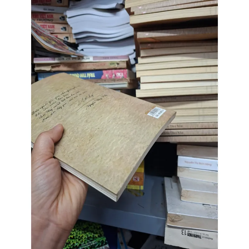 Hiền của nhà thơ Nguyễn Thụy Kha 936315