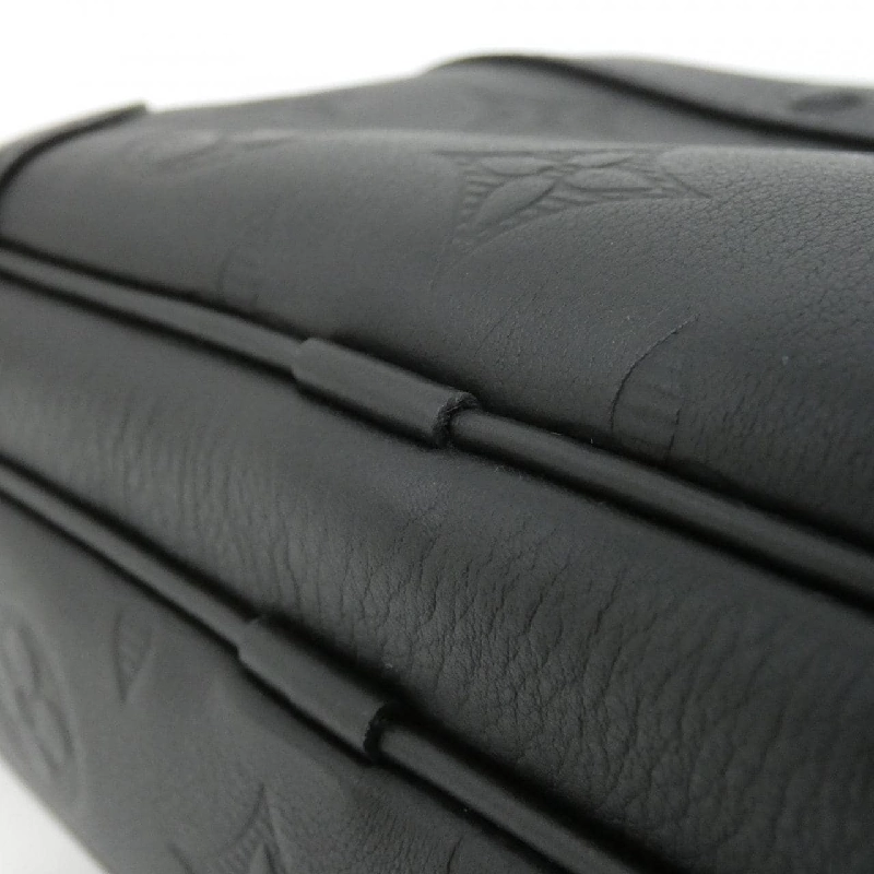 Túi đeo vai Louis Vuitton Monogram Shadow Alpha Wearable Wallet M82544 - Hàng hiệu Chính hãng 766470