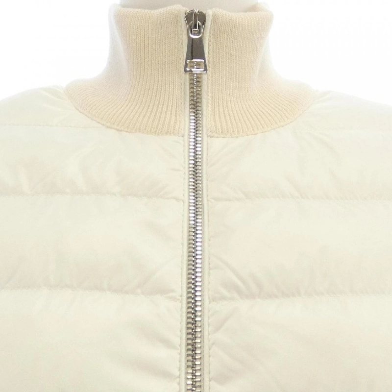 Moncler MONCLER 10939B00018 Áo khoác lông 633209