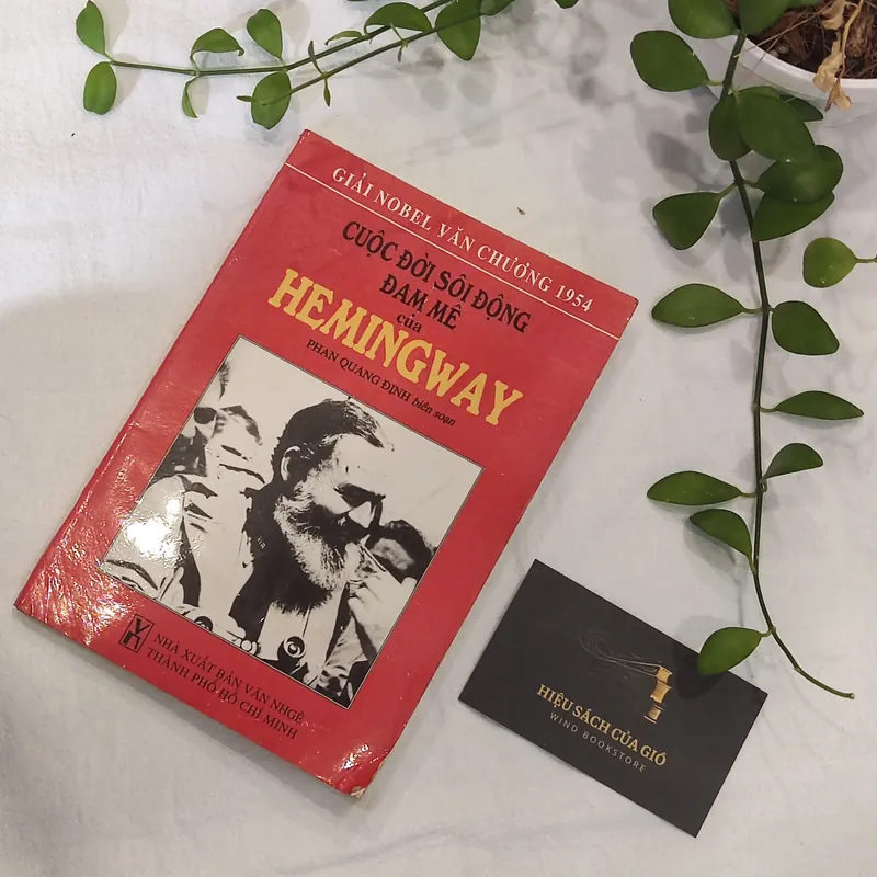 Cuộc đời sôi động đam mê Hemingway  661489