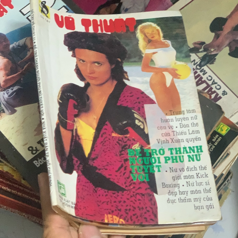 SỔ TAY VÕ THUẬT- ĐỂ TRỞ THÀNH NGƯỜI PHỤ NỮ TUYỆT VỜI 544374