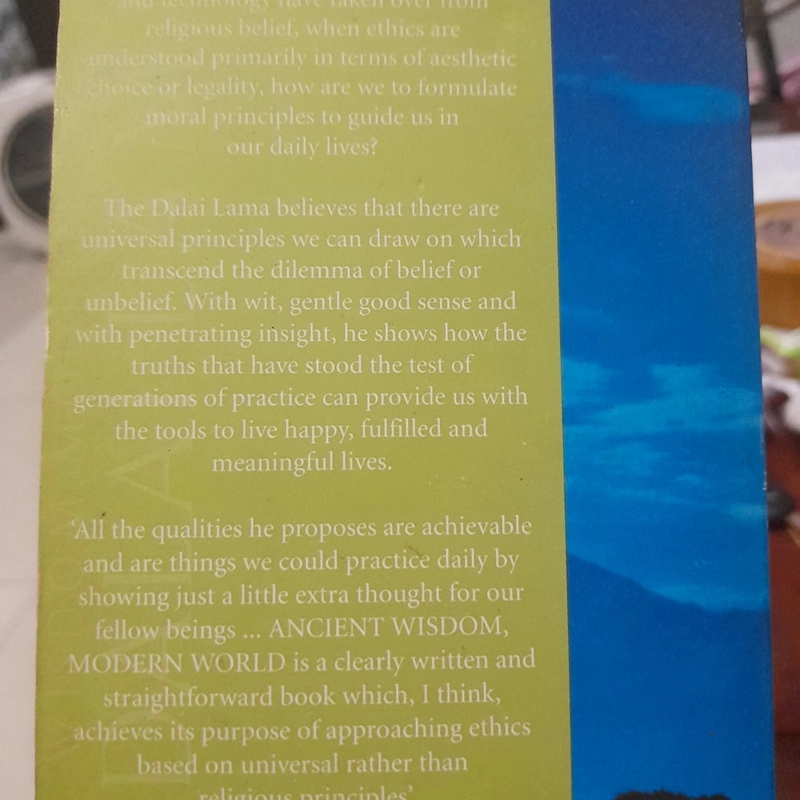 ANCIENT WISDOM, MODERN WORLA - ethics for the new millennium 518879