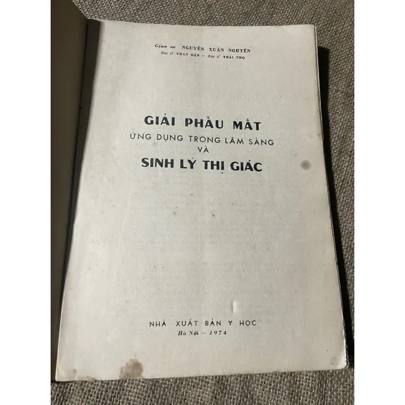 GIẢI PHẨU MẮT ỨNG DỤNG TRONG LÂM SÀNG VÀ SINH LÝ THỊ GIÁC - sách khổ lớn  750162