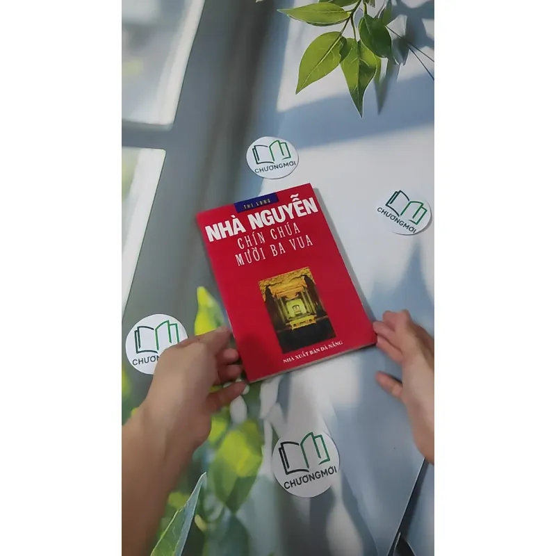 Nhà Nguyễn Chín Chúa Mười Ba Vua - Thi Long 970255