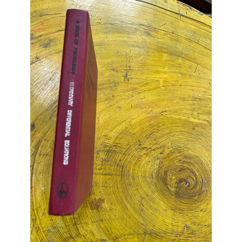 A BOOK OF PROBLEMS IN ORDINARY DIFFERENTIAL EQUATIONS  543876