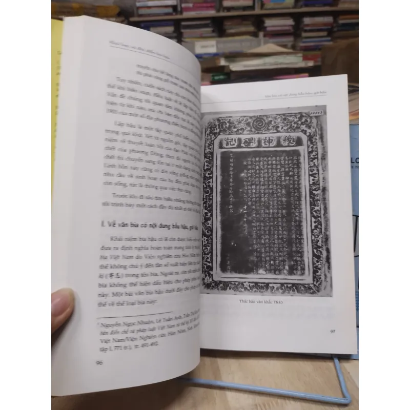 Sách: Đời nay cung tiến, ngàn sau phụng thờ - TG Vũ Thị Mai Anh (B2) 994369