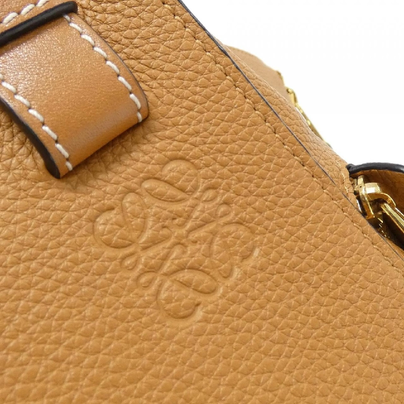 Túi xách vai Loewe Hammock Small 387 12KN60 608845