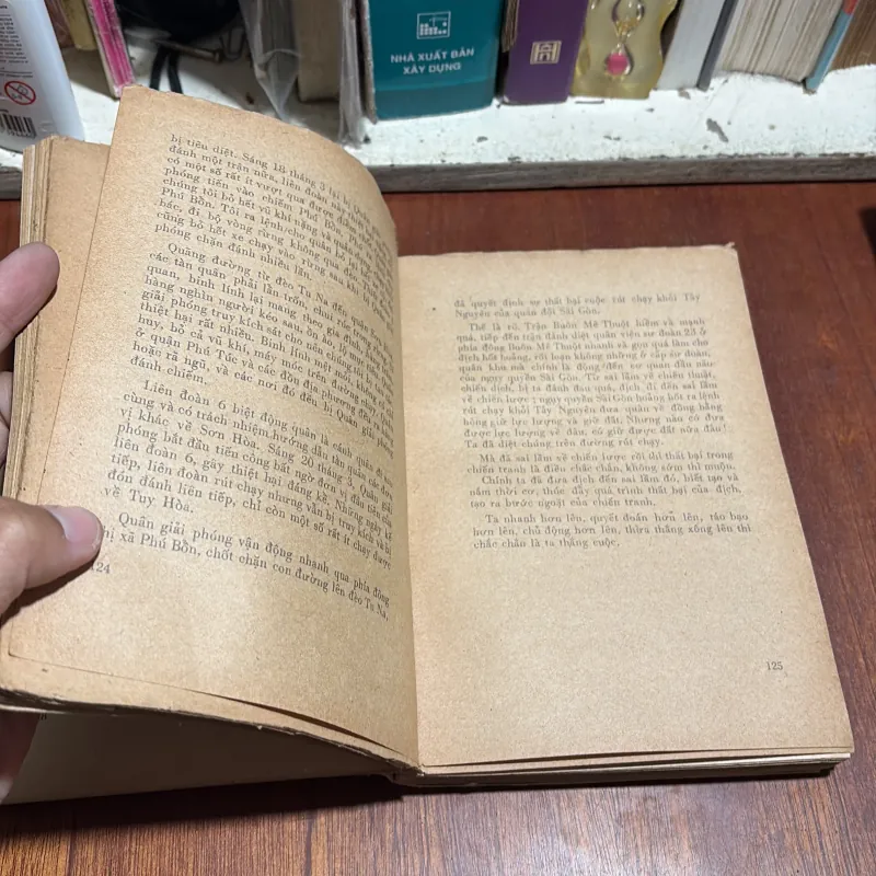 II Sách Lịch Sử: Đại Thắng Mùa Xuân - Đại Tướng Văn Tiến Dũng - 1977 1004988