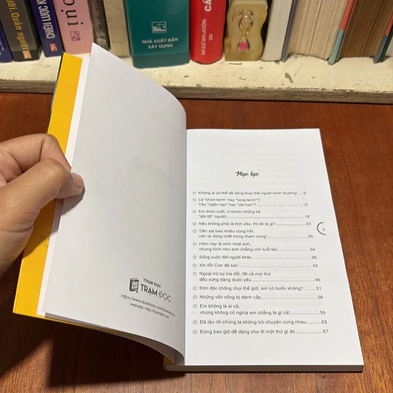 II Sách Kỹ Năng: Cứ Cười Thôi, Mặc Kệ Đời - Gari - 2018 791025