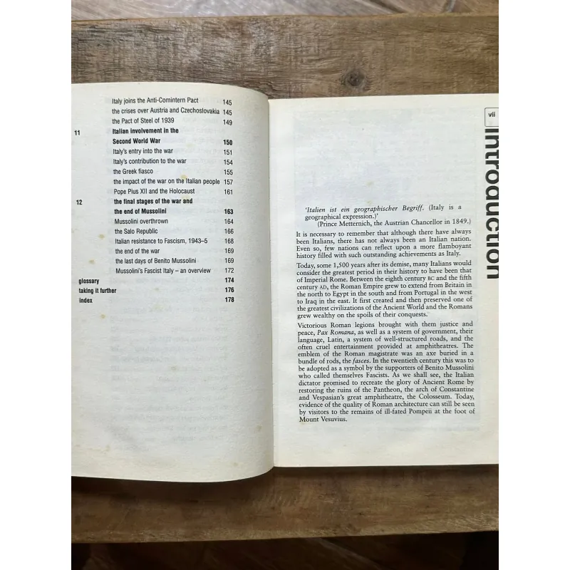 Mussolini’s Italy (Teach Yourself Series) 728383