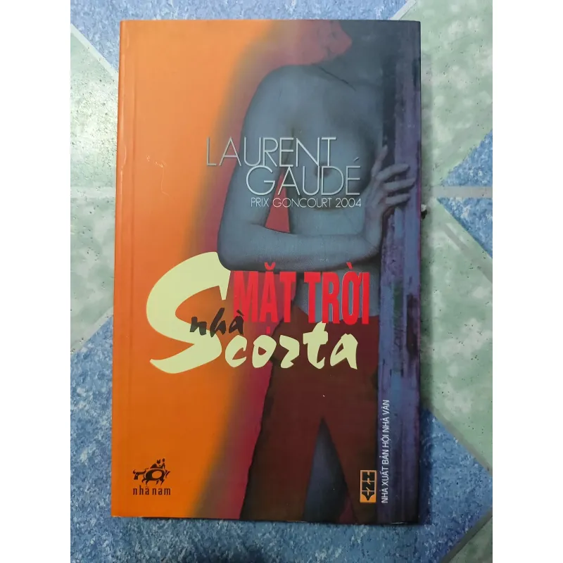 Mặt Trời Nhà Scorta - Laurent Gaudé 993615