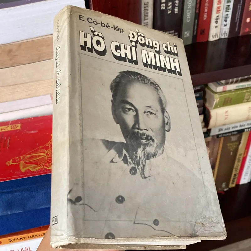 ĐỒNG CHÍ HỒ CHÍ MINH, Ê. CÔ-BÊ-LÉP, sách bìa cứng, in tại Liên Xô 1985 567393