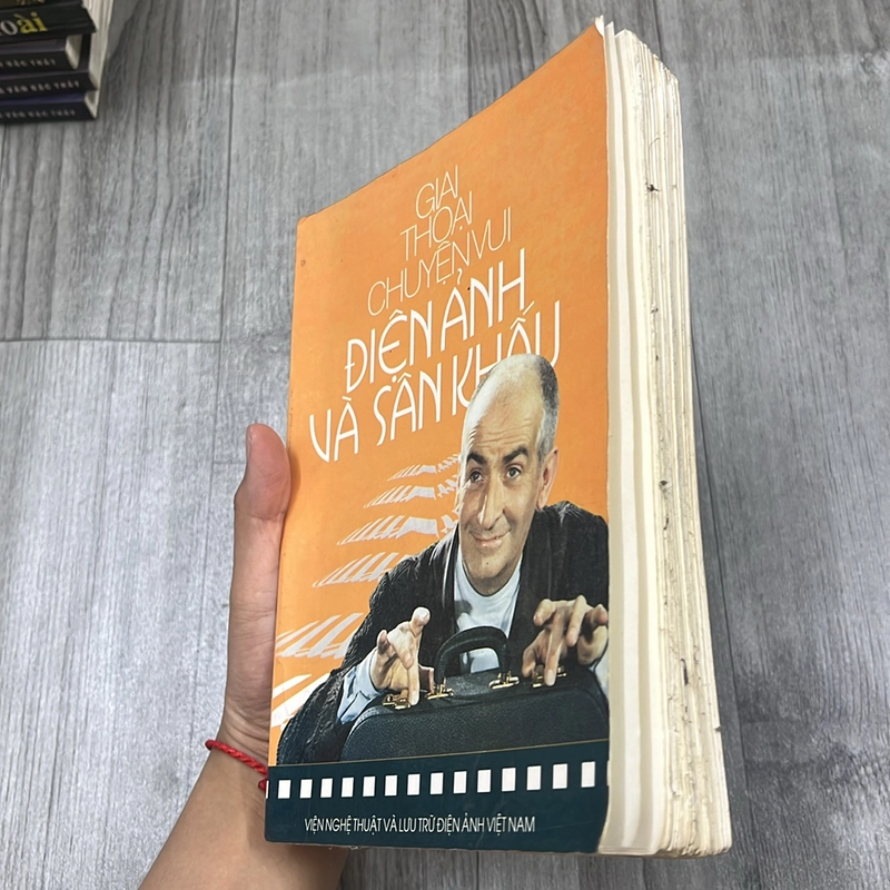 Giai thoại- chuyện vui điện ảnh và sân khấu điện ảnh. 2b1 521741