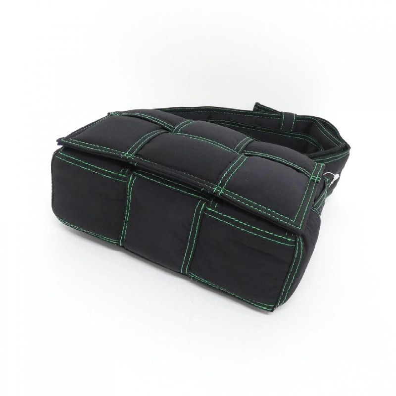 【Sản phẩm mới】Túi đeo vai Bottega Veneta Small Cassette 795675 V4GT1 613398