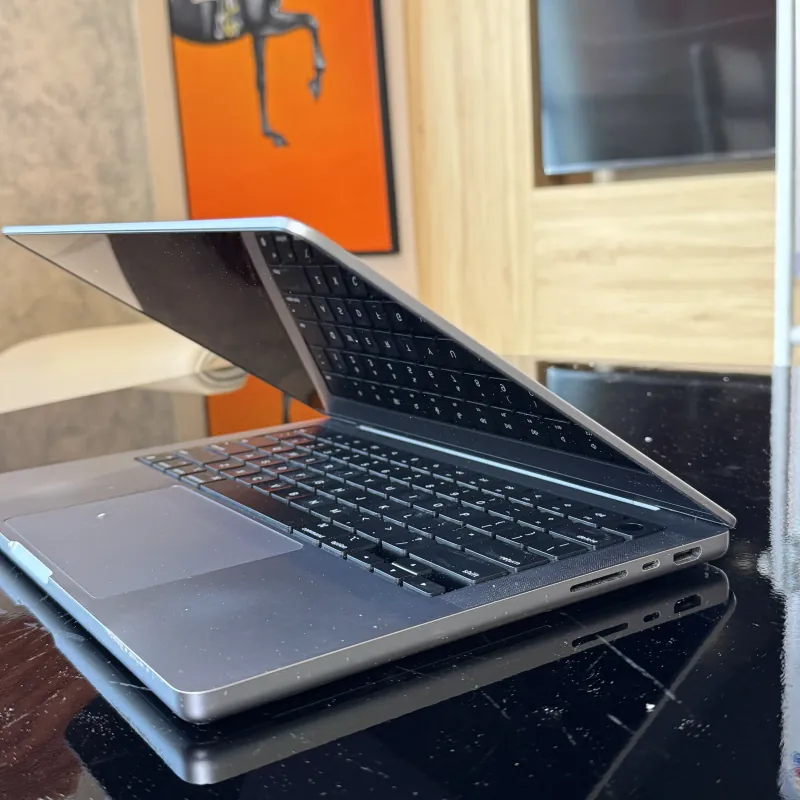   MacBook Pro 14 inch M1 Pro 2021 1047072