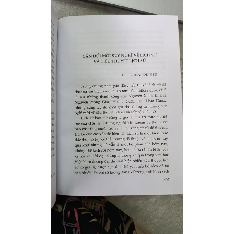 SÁNG TẠO VĂN HỌC NGHỆ THUẬT VỀ ĐỀ TÀI LỊCH SỬ 726069