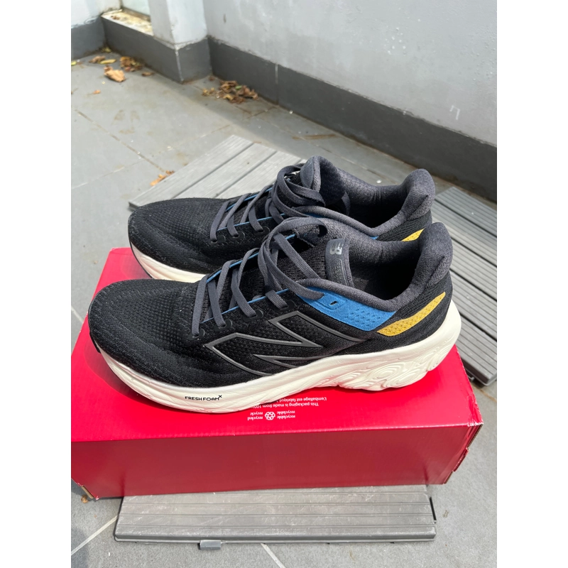 Giày chạy bộ nam New Balance EU44 màu đen 527576