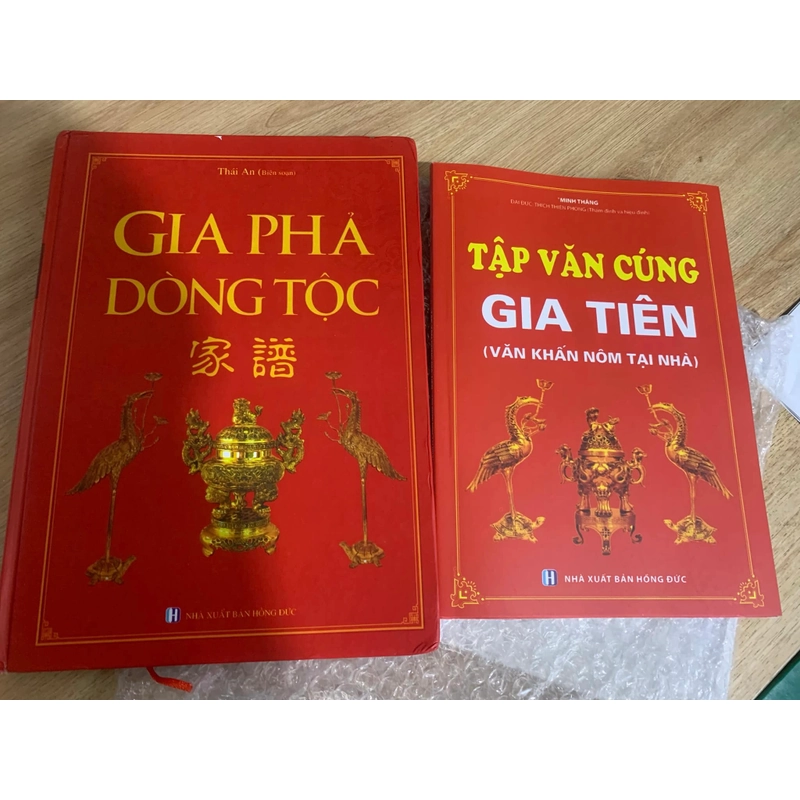 Bộ đôi Gia phả dòng tộc và văn cũng Gia tiên  362930