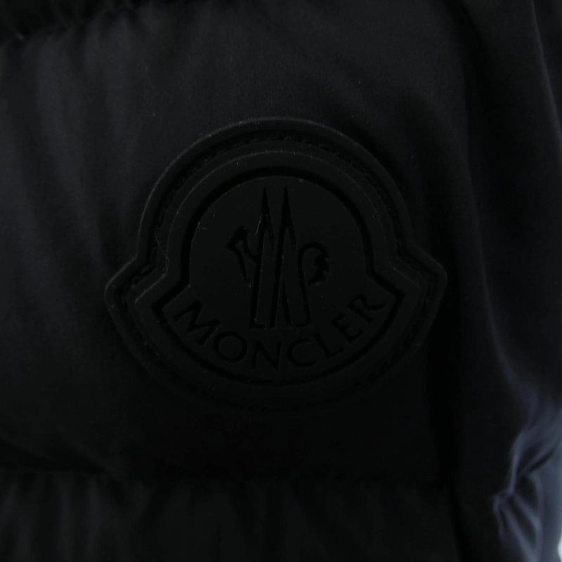 Áo khoác lông vũ MONCLER 636778