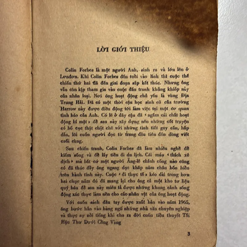 Tối hậu thư dưới cổng vàng 736538