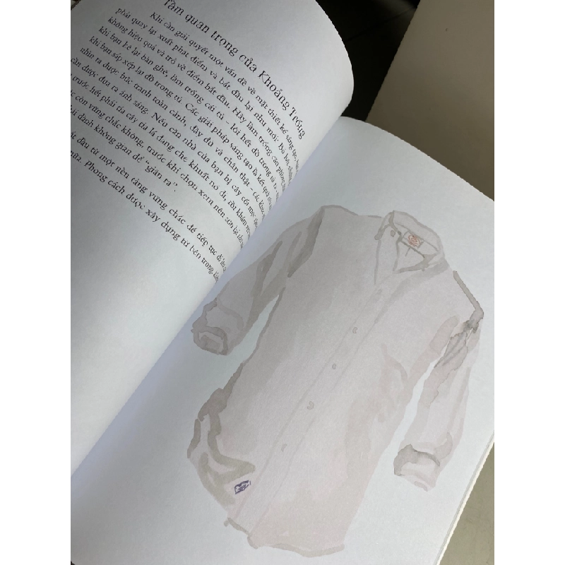 Classic Style - Định Hình Phong Cách Cá Nhân Qua Những Món Đồ Kinh Điển -Tác giả: Kate Schelter -NXB Thế Giới -Năm XB 2019- sách qua sử dụng còn mới 447836