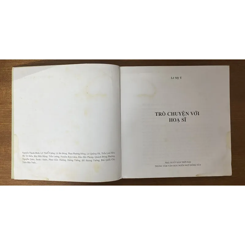 Trò chuyện với họa sĩ- của tác giả Lê Mỹ Ý.  1023856