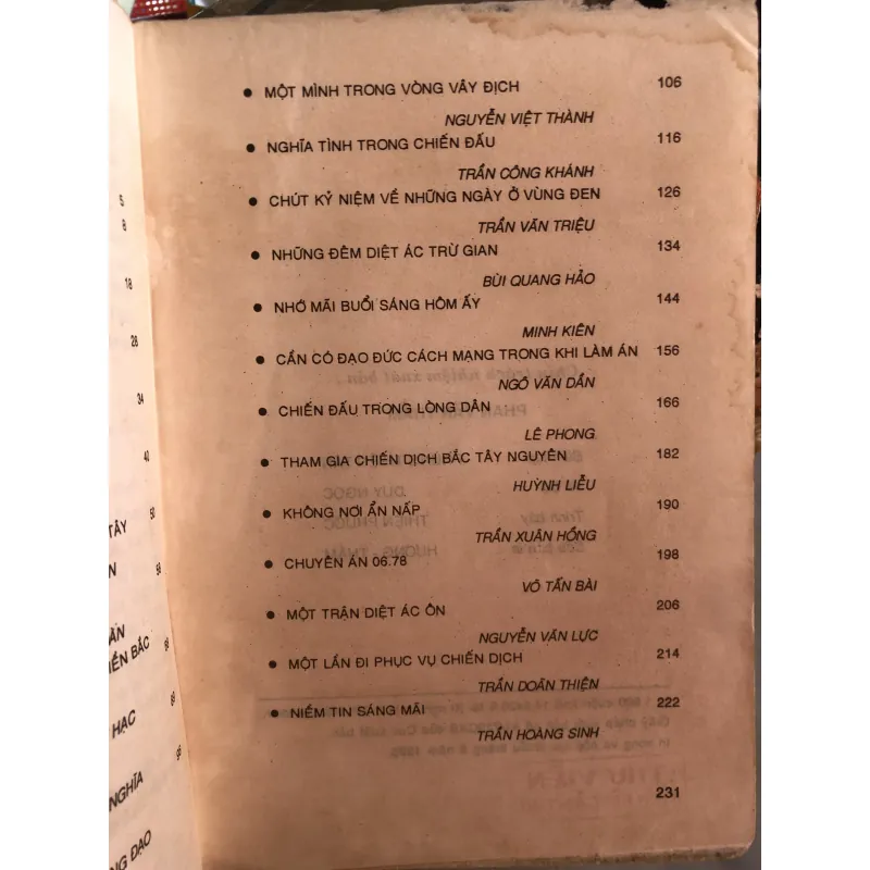 Kỷ niệm sâu sắc trong đời công an - Nhiều tác giả 1002980