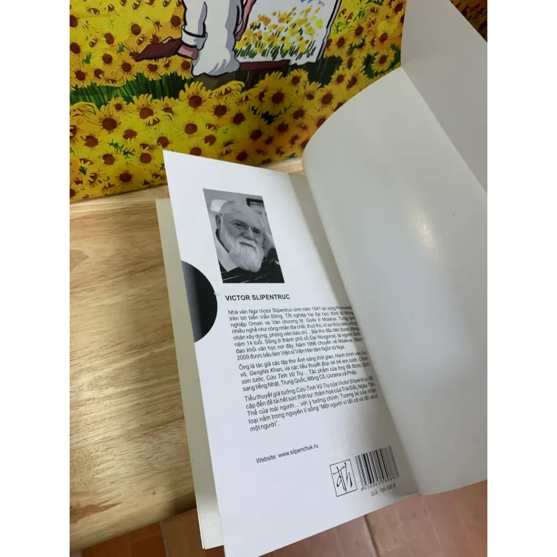 Cứu Tinh Vũ Trụ - Victor Slipentruc 928033