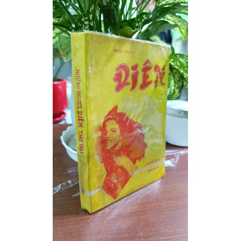 NHỮNG NGƯỜI ĐIÊN THỜI ĐẠI 704118