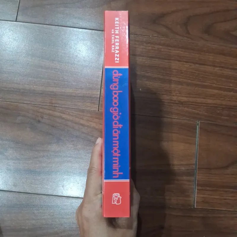 Đừng bao giờ đi ăn một mình 591762