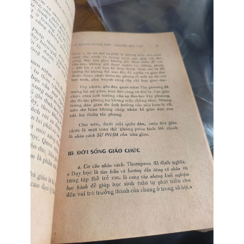 Luân lý chức nghiệp - Lê Thanh Hoàng Dân & Nguyễn Hoà Lạc 126504