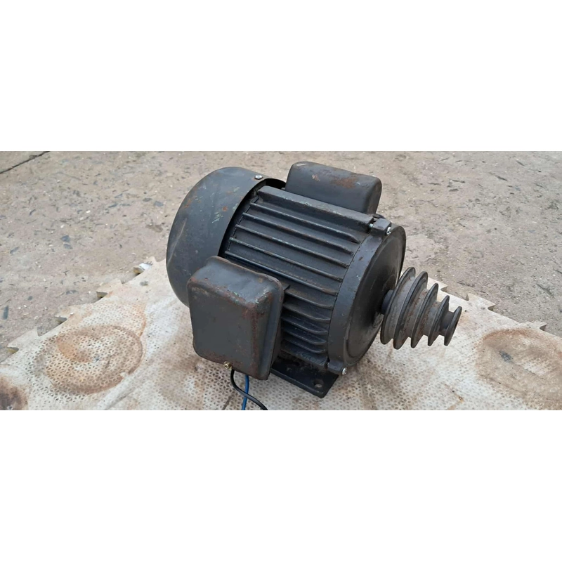 Motor kéo Nhật 1HP ( kèm puly tháp ) 523366