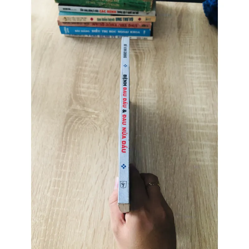 BỆNH ĐAU ĐẦU & ĐAU NỬA ĐẦU - những vấn đề về liệu pháp & dinh dưỡng  1017680